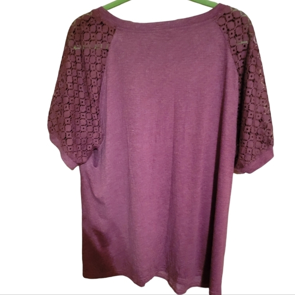 Plus size top - Picture 2 of 2